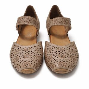 Rieker Perforated Mary Jane Heels Taupe Leather Women 7.5 Boho Comfort